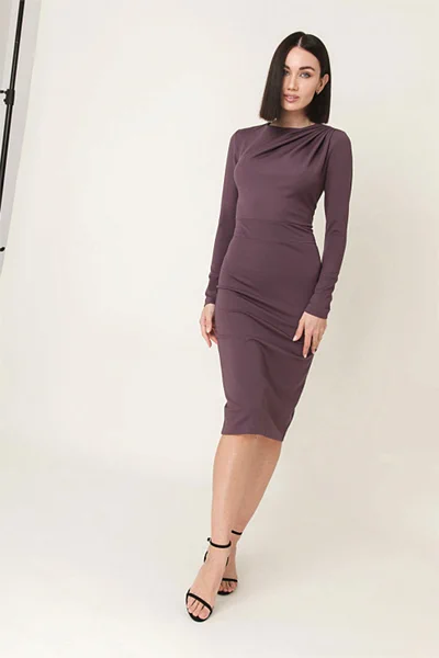 Платье-футляр с драпировкой