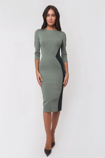 Платье с графичной вставкой