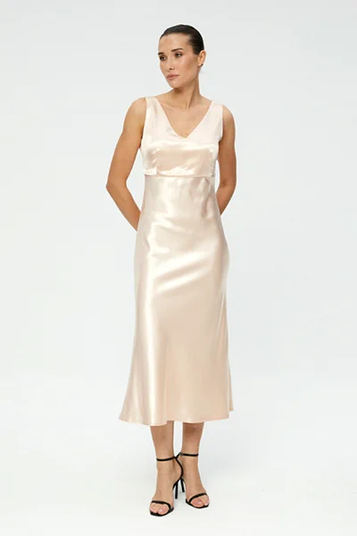 Атласное платье