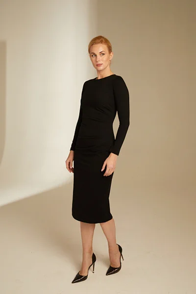 Платье с боковыми защипами