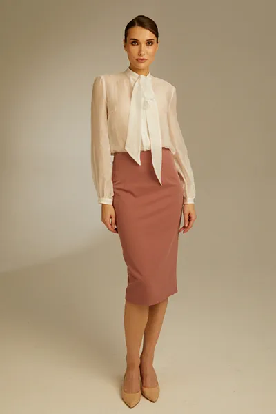 Блуза с декоративным бантом