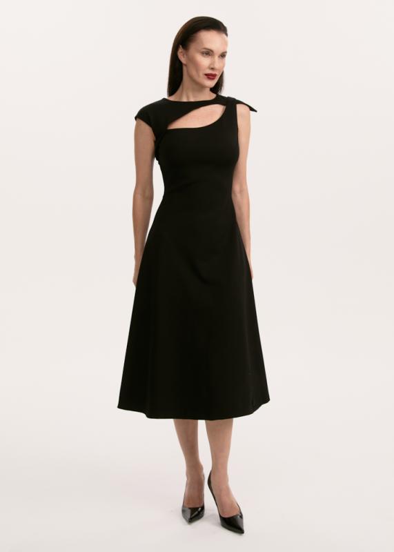 Платье с асимметричным вырезом