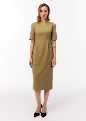 Платье с защипами на талии