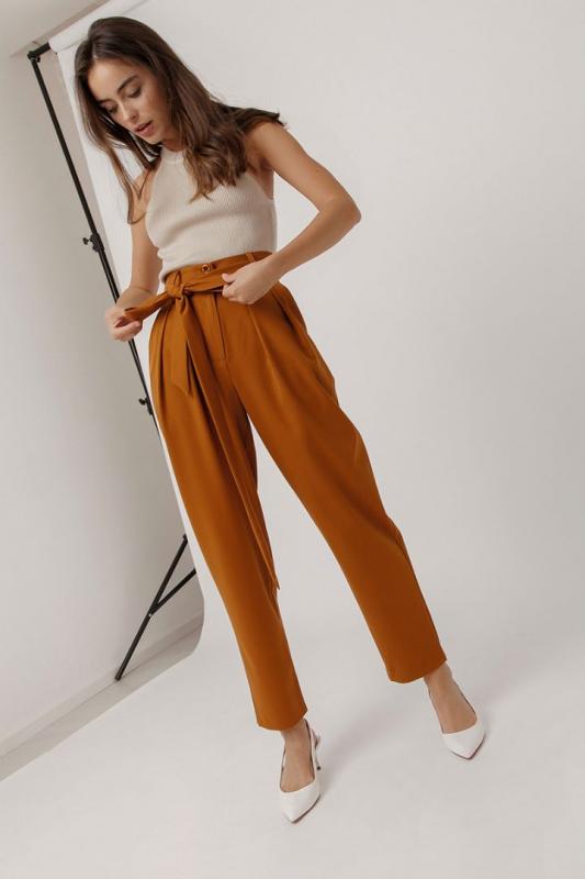 Брюки на высокой посадке