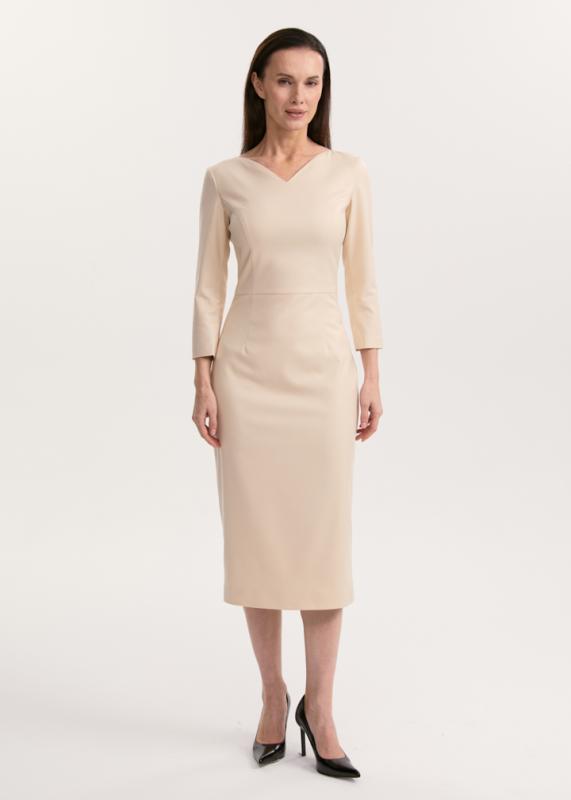 Платье с V-образным вырезом