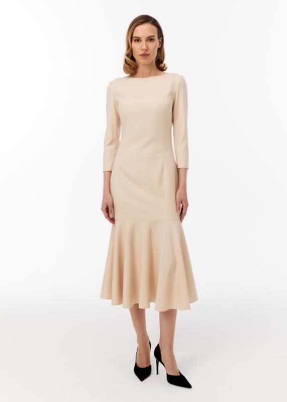 Платье с воланом понизу 