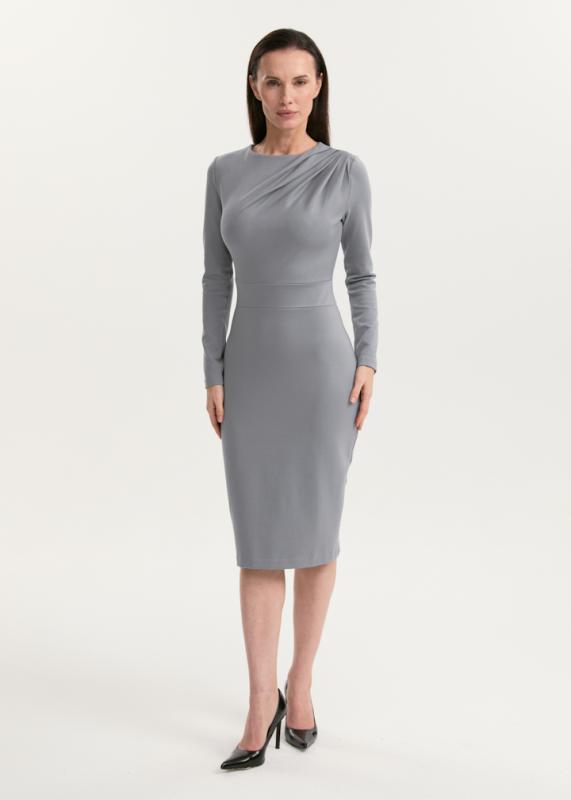 Платье-футляр с драпировкой