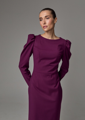 Платье-футляр с буфами 