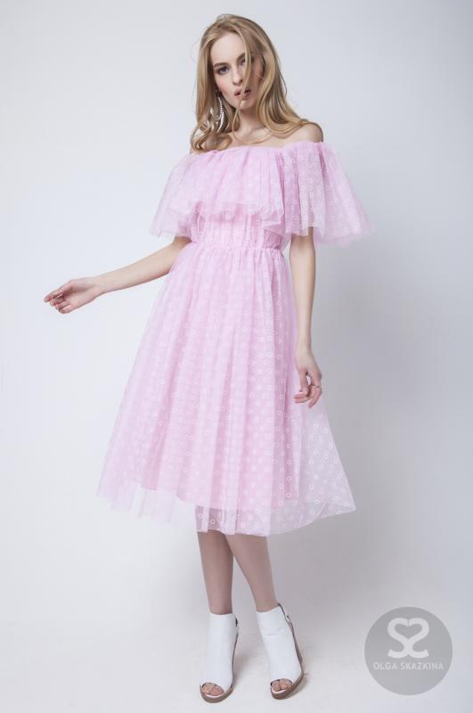 Платье с воланом