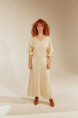 Платье с V-образным вырезом	