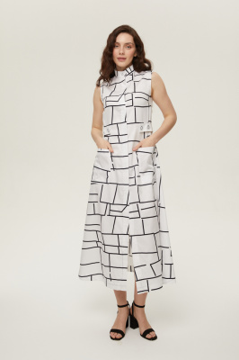 Платье с воротником стойка