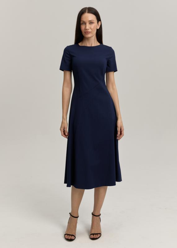 Платье с раклешеной юбкой