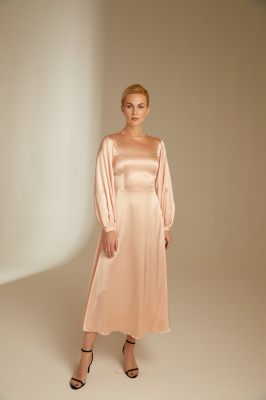 Классическое платье из атласа