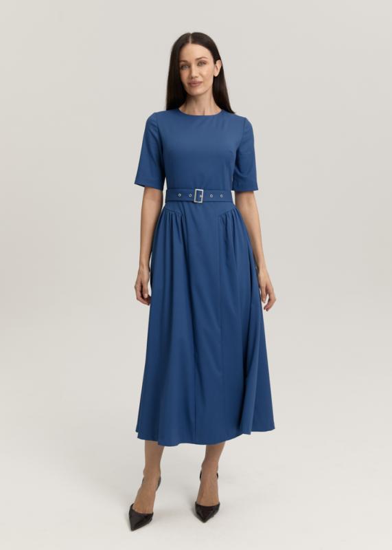 Платье с объемной юбкой