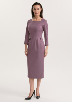 Платье с вырезом каре