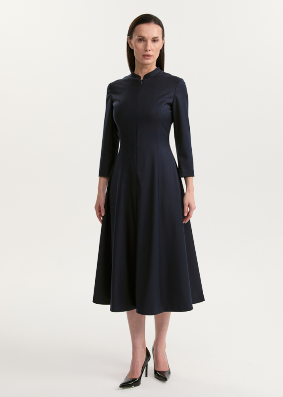 Платье с расклешенной юбкой