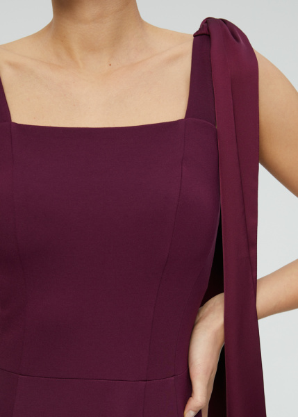 Платье с лентами 