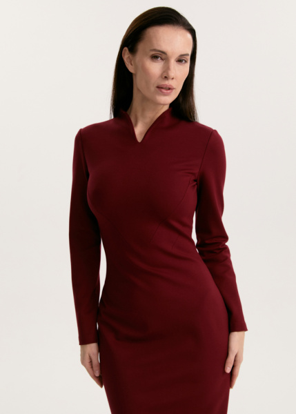 Платье с воротником стойка