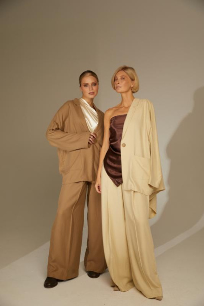 Костюм свободного кроя