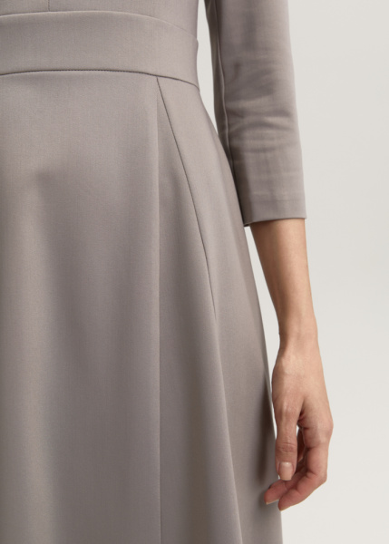 Платье с пышной юбкой  Платье с пышной юбкой