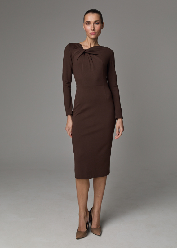 Платье с эффектным перекрутом Платье с эффектным перекрутом