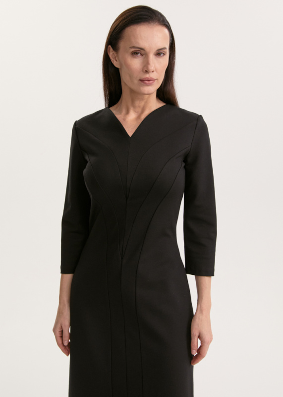 Платье с акцентными вставками