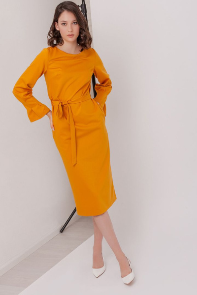 Приталенное платье