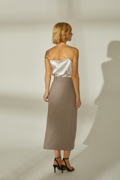 Юбка-карандаш с декоративными клапанами