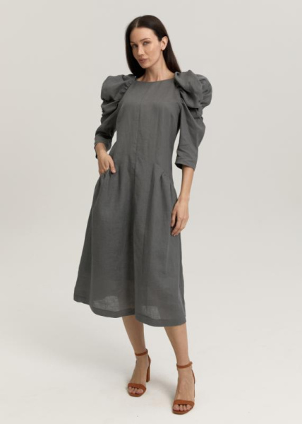 Платье с объемными рукавами 