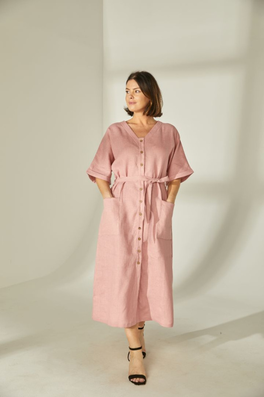 Приталенное платье изо льна