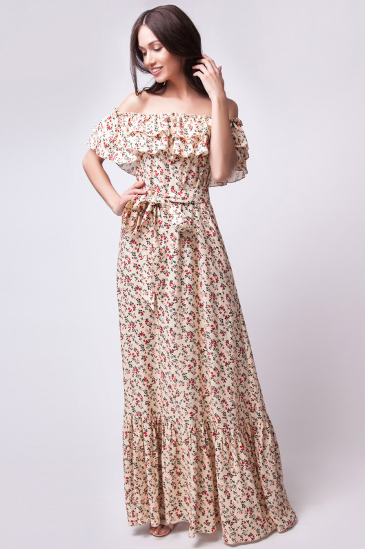 Вечернее платье с открытыми плечами