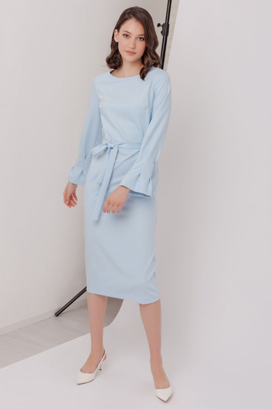 Приталенное платье