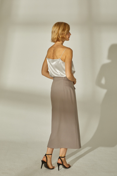 Юбка-карандаш с декоративными клапанами