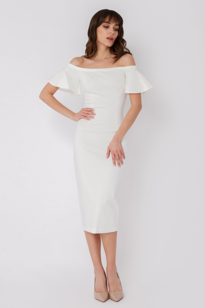 Платье с открытыми плечами 