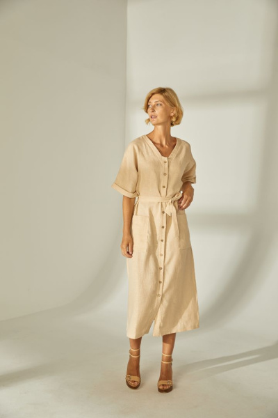 Приталенное платье изо льна