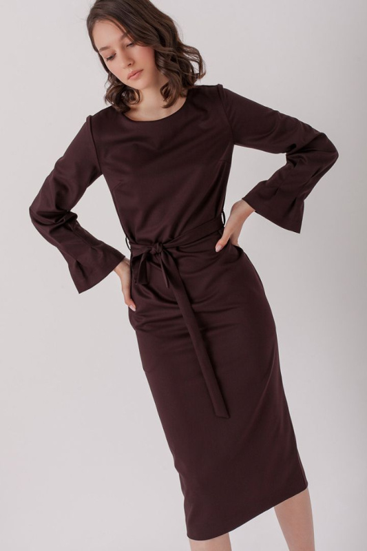 Приталенное платье