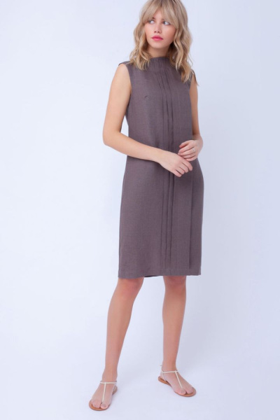 Льняное платье прямого силуэта