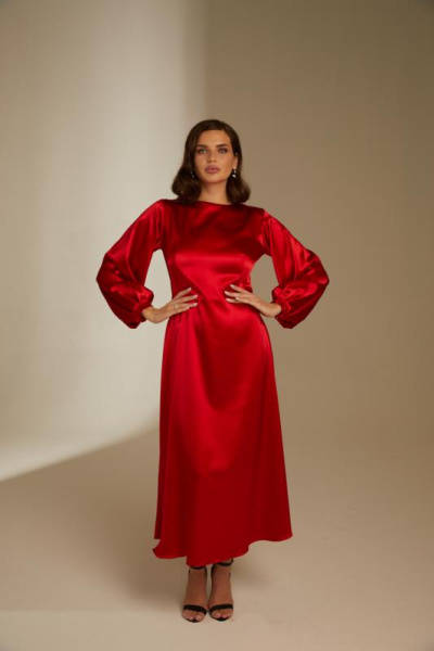 Классическое платье из атласа