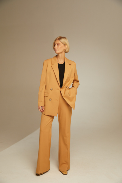 Брюки клеш из костюмной ткани