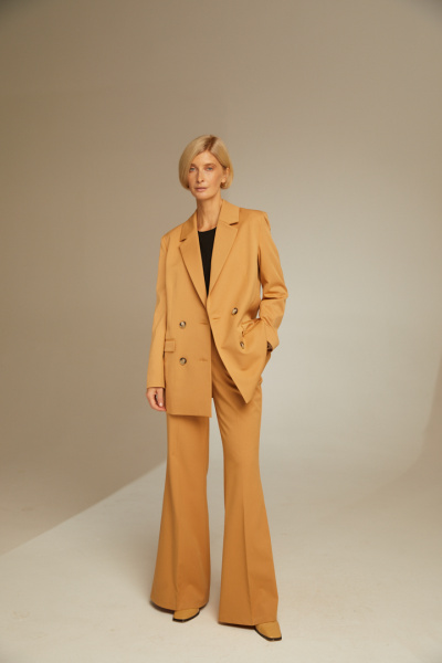 Брюки клеш из костюмной ткани