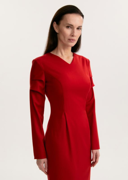 Платье с акцентными складками на рукавах