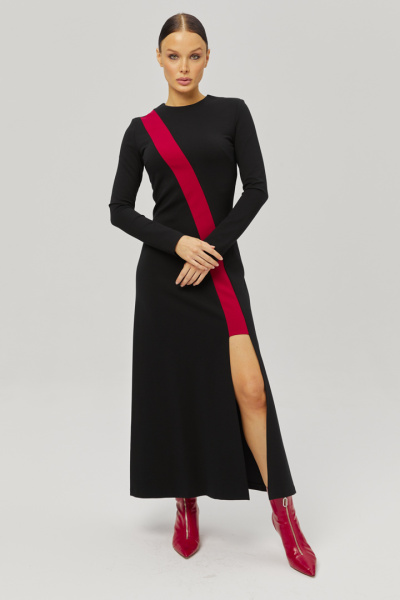 Платье с разрезом 