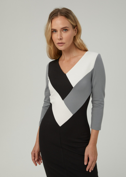 Платье с графичными вставками  Платье с графичными вставками