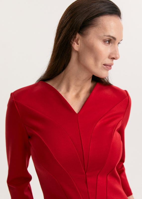 Платье с акцентными вставками