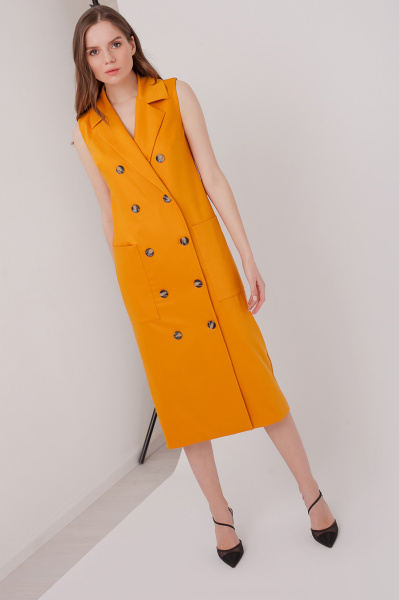 Платье с лацканами и поясом 