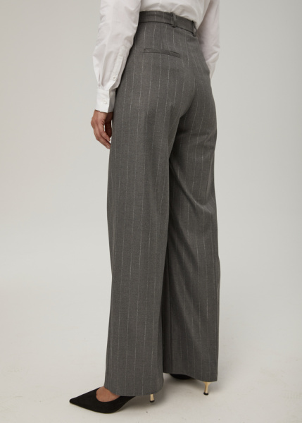 Брюки прямого кроя 