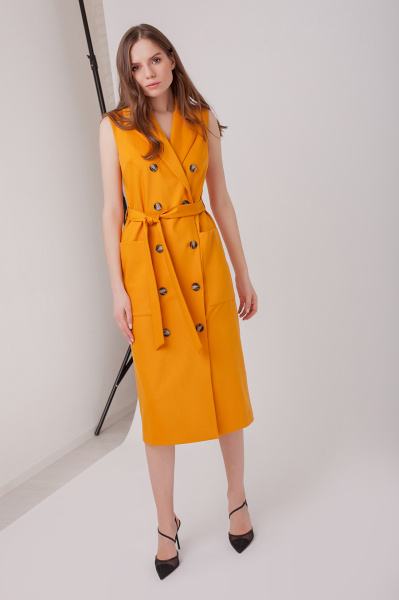 Платье с лацканами и поясом 