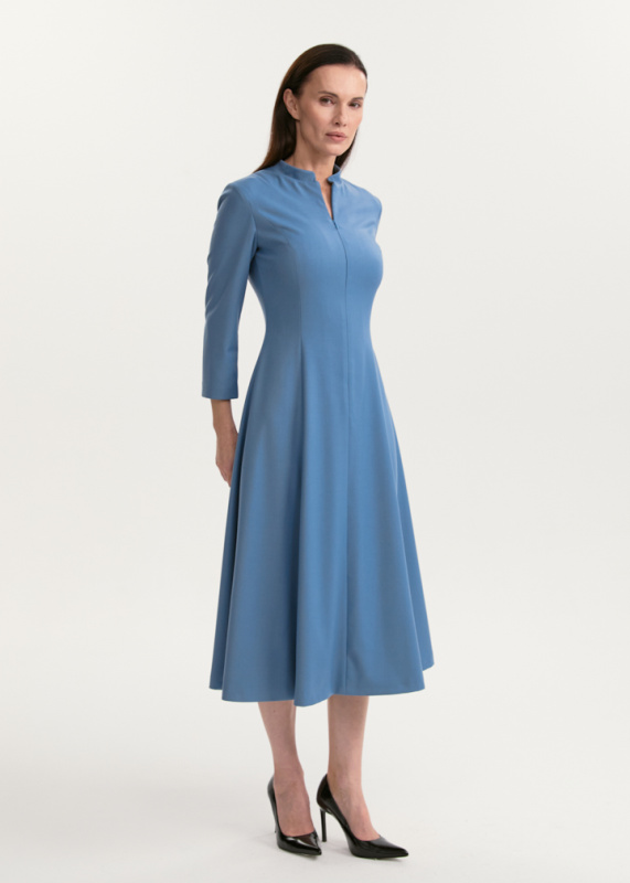 Платье с расклешенной юбкой