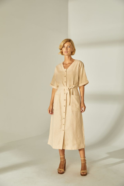 Приталенное платье изо льна