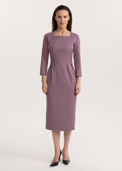 Платье с вырезом каре